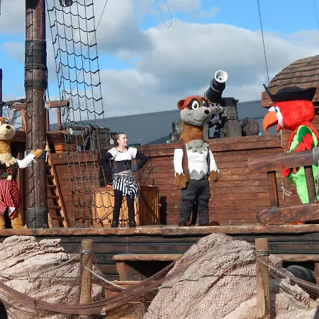 Flamingo Land - Cedar Wood Cw49