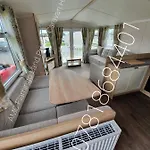 ホリデーパーク Flamingo Land - Cedar Wood Cw49