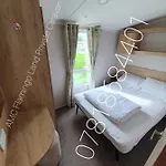 Flamingo Land - Cedar Wood Cw49 *