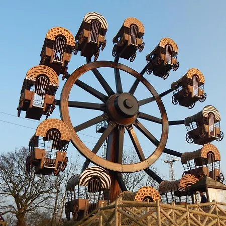 Flamingo Land - Cedar Wood Cw49