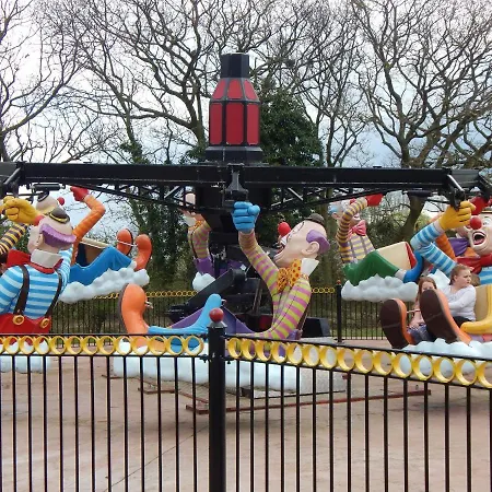 Flamingo Land - Cedar Wood Cw49 * Kirby Misperton